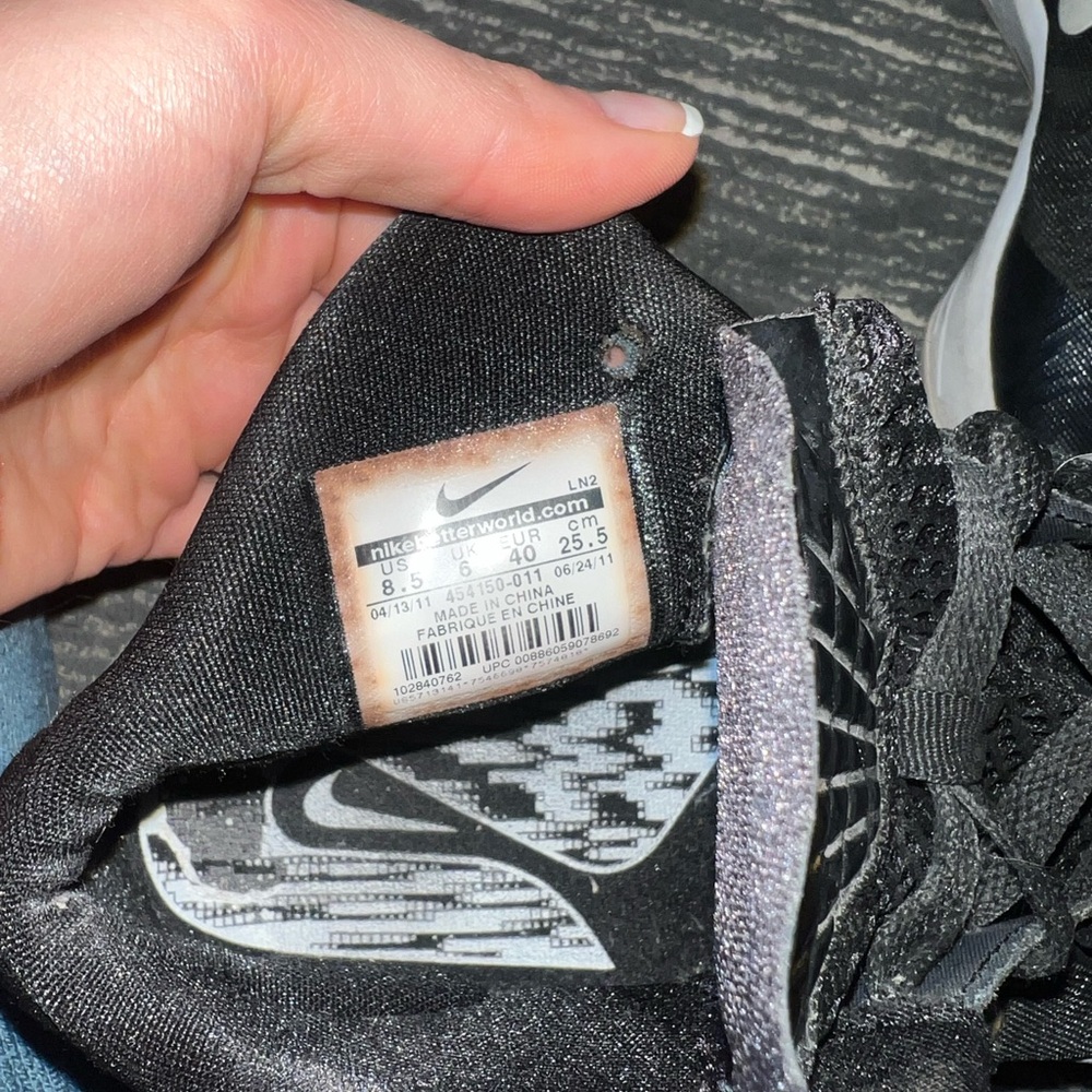 Nike Hyperdunks - image 4